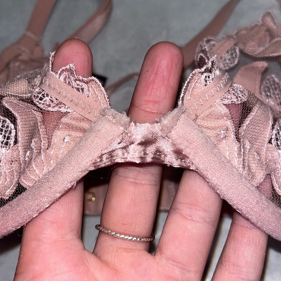 Vintage Style Victoria’s Secret Light Pink Floral See Through Mesh Bra size 32D - Picture 5 of 5